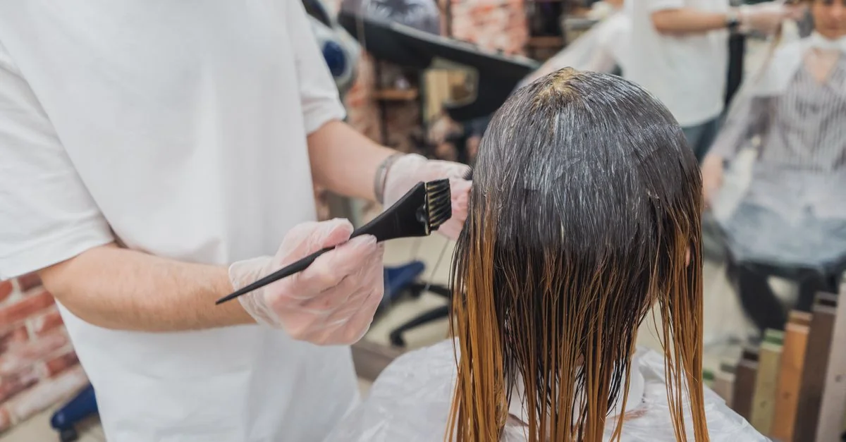 hair bleaching blonde salon process