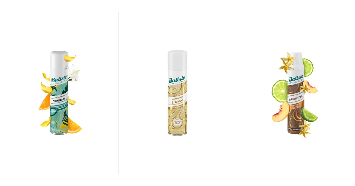Frasco de shampoo a seco em spray com nuvem branca de pó absorvente saindo do bico