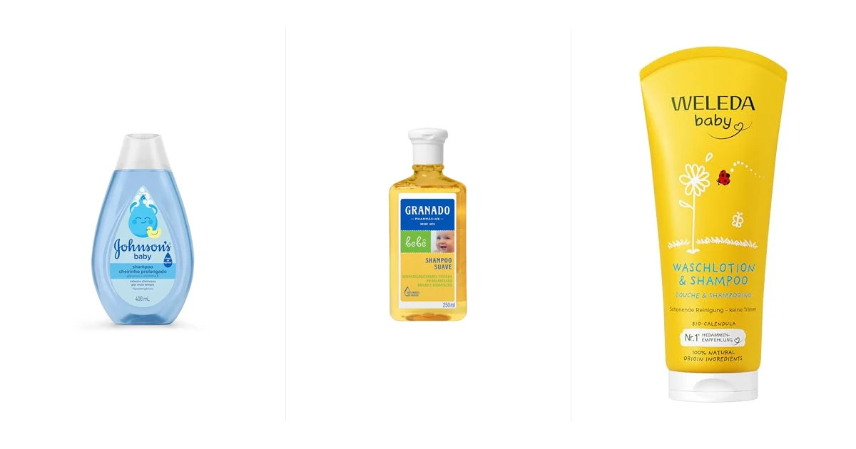 Frasco de shampoo infantil sobre toalha branca ao lado de banheira de bebê